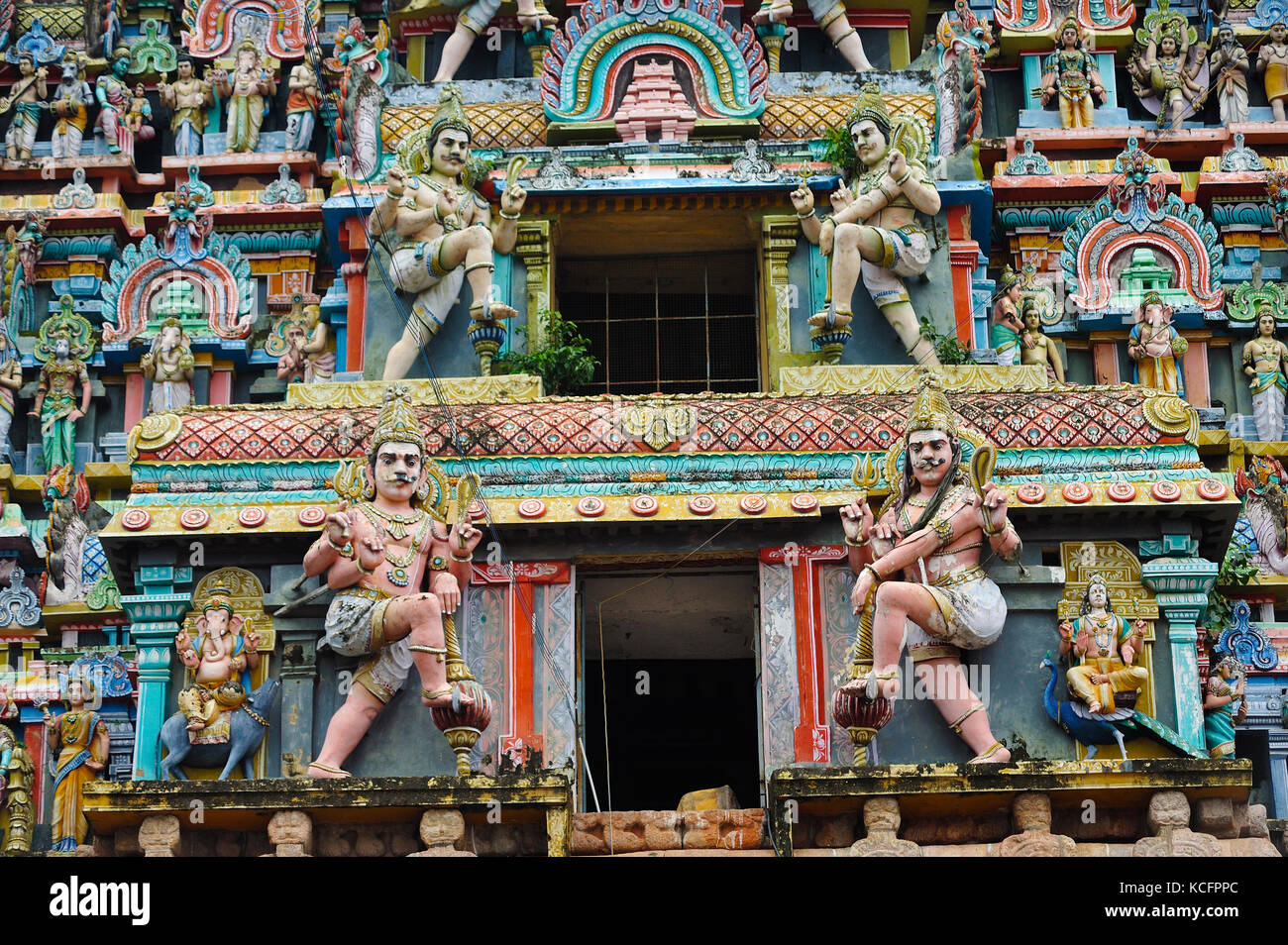 Nataraja Tempio con dettaglio di dio indù Shiva, Chidambaram, Tamil Nadu, India Foto Stock