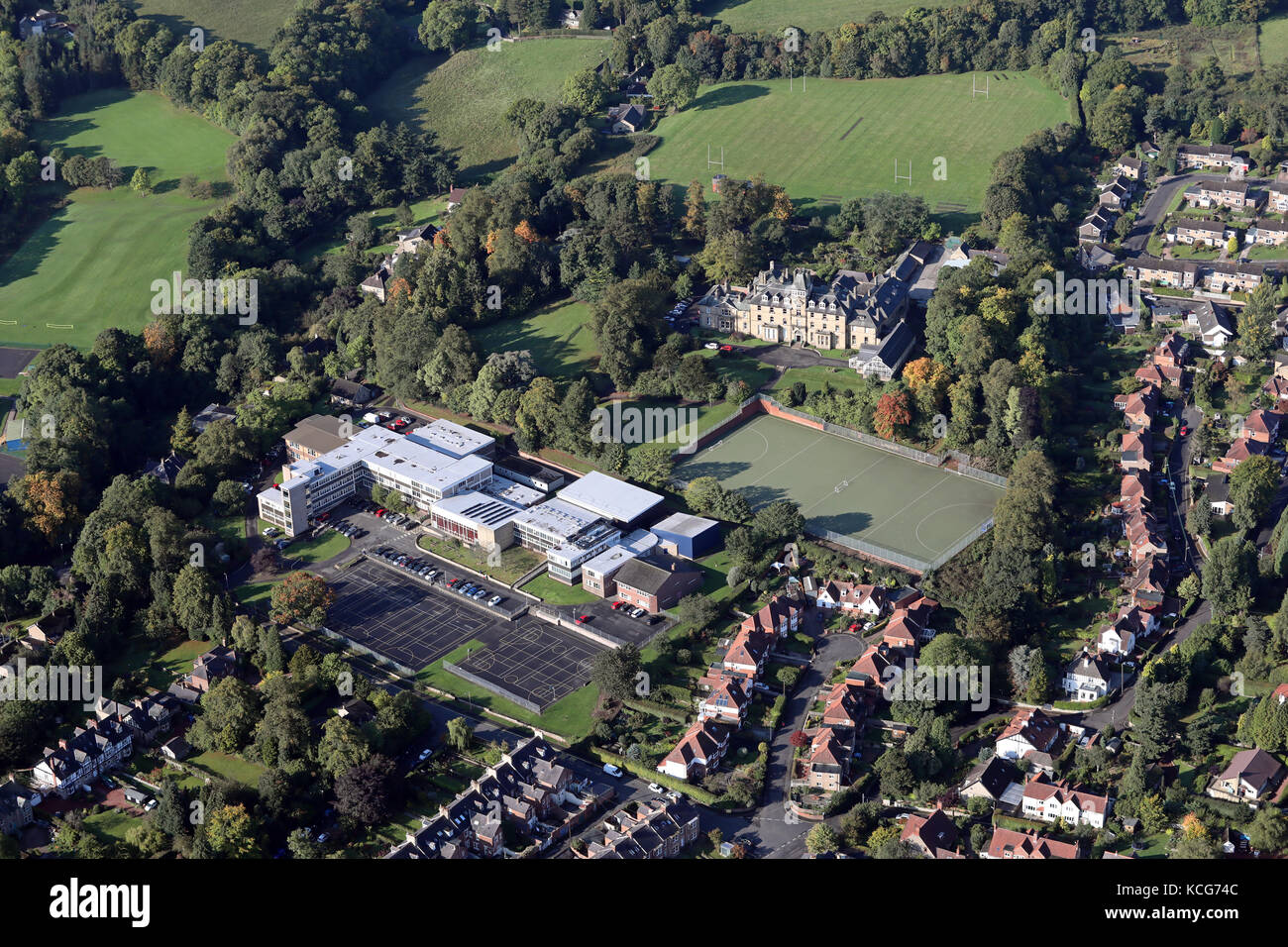 Vista aerea di Hexham Winter Gardens & Queen Elizabeth di alta scuola Foto Stock