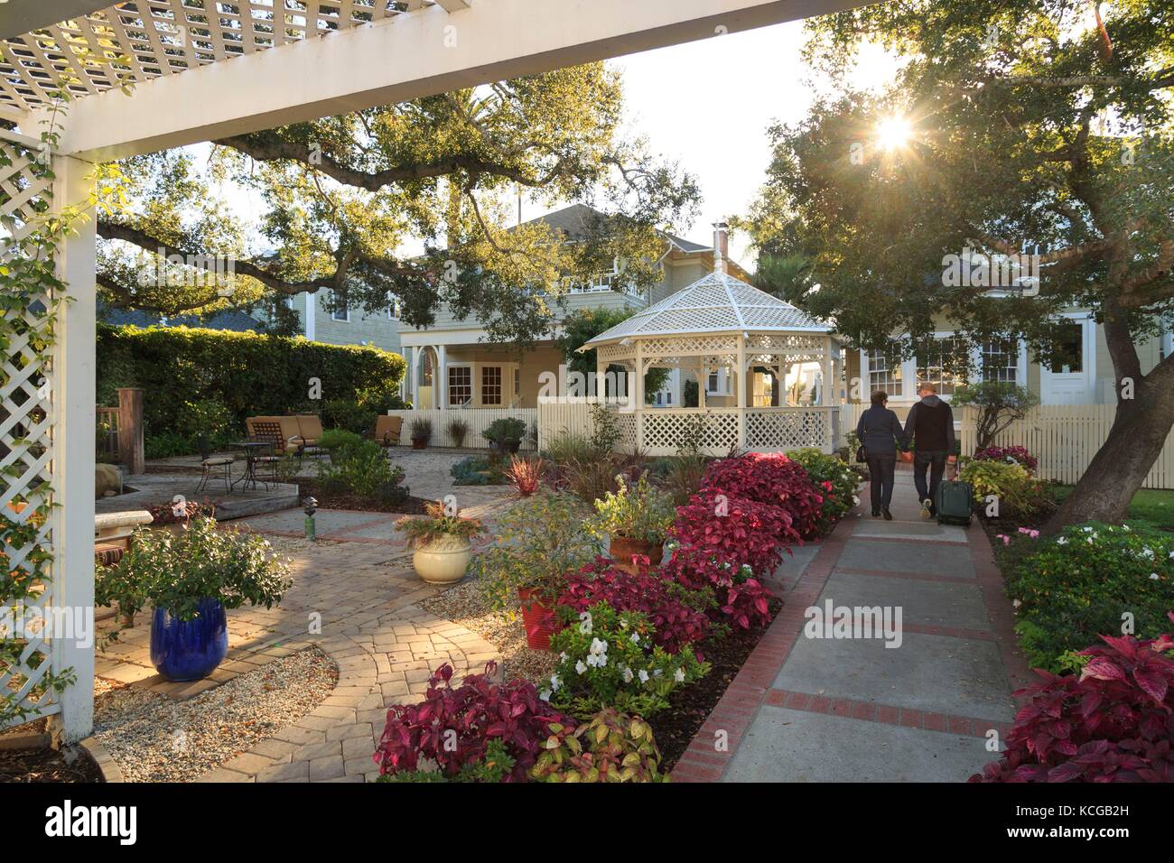 Giardini di Cheshire Cat Inn Santa Barbara, CA. Foto Stock