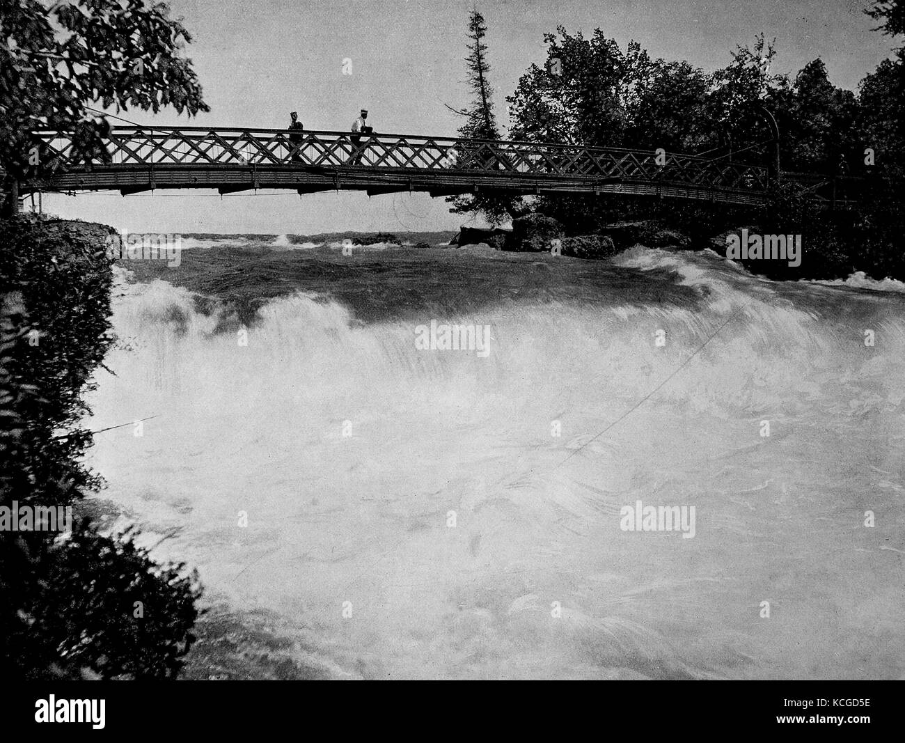 Canada, un ponte sul fiume Niagara collega le tre isole sorelle nei pressi delle cascate del Niagara, digitale migliorata la riproduzione di una foto storiche dal (stimato) Anno 1899 Foto Stock