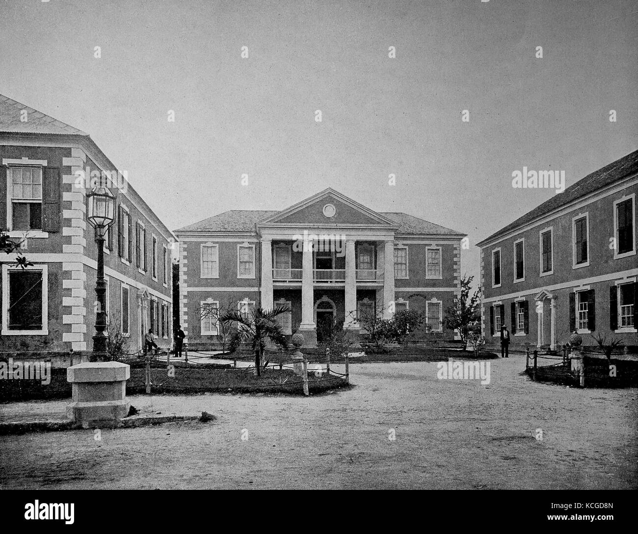 Gli edifici del governo nella città capitale di Nassau sull'isola stato di Bahama nei Caraibi, digitale migliorata la riproduzione di una foto storiche dal (stimato) Anno 1899 Foto Stock