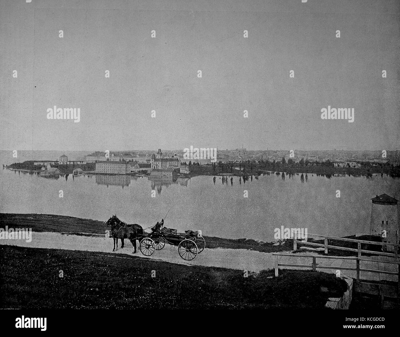 Canada, vista su St. Lorenz fiume all'accademia militare e la città di Kingston, digitale migliorata la riproduzione di una foto storiche dal (stimato) Anno 1899 Foto Stock