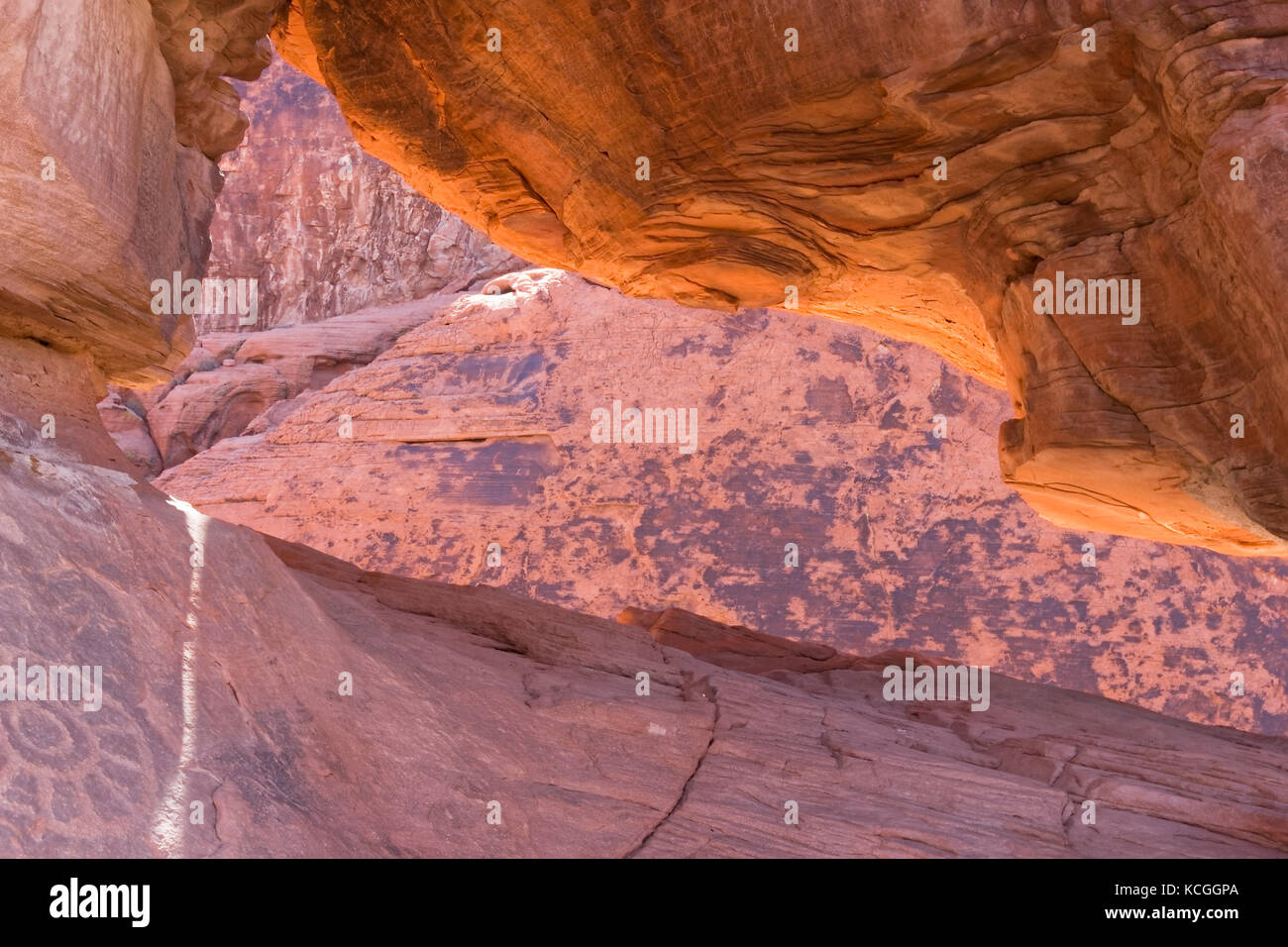 Una vista interna atlatl rock. Foto Stock