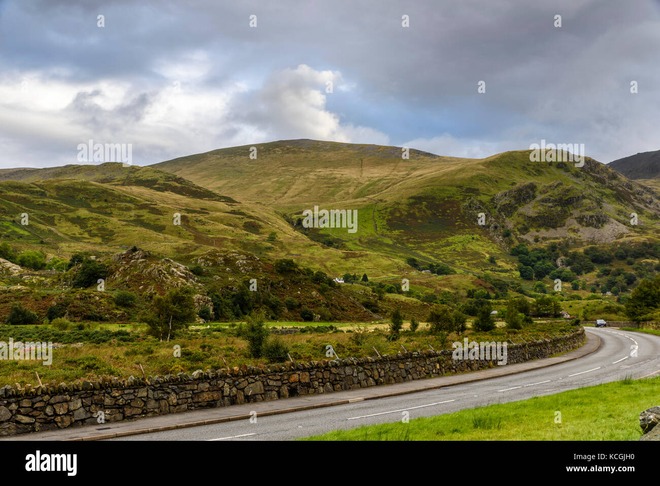 Vista di nant peris dalla A4086, Snowdonia National Park, il Galles Foto Stock