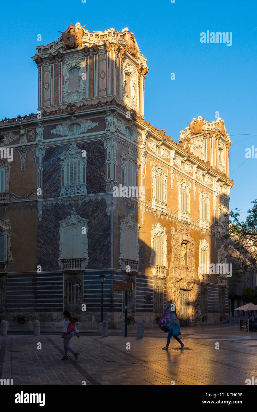 Museo della Ceramica Valencia, vista del Palacio del Marques de Dos Aguas che ora ospita il Museo Nacional de Ceramica nella zona centrale di Valencia, Spagna. Foto Stock