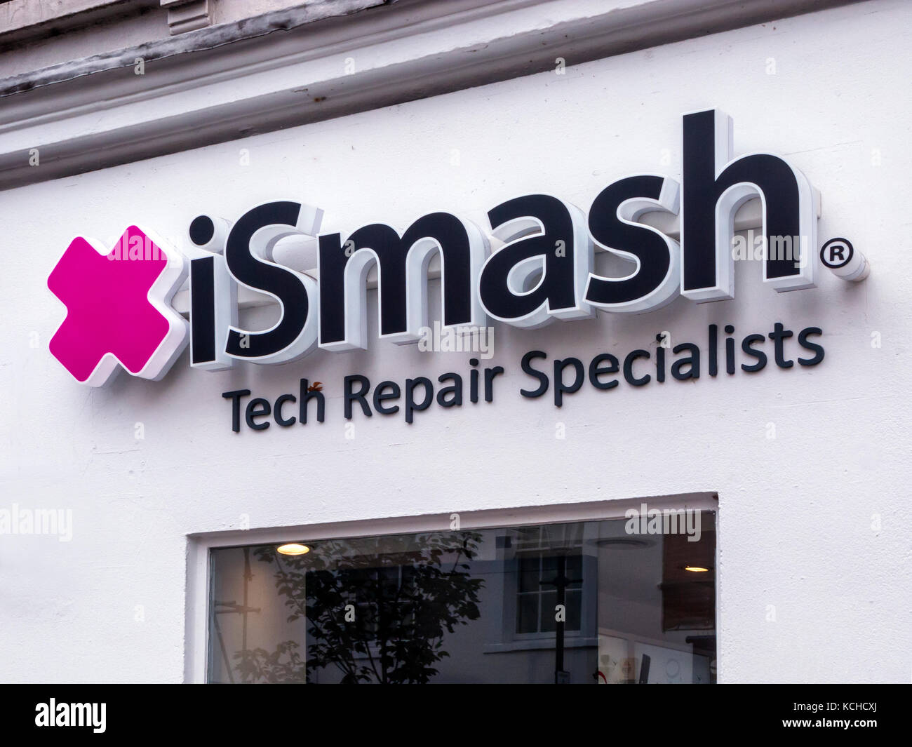 Ismash tech repair shop,Kings Road, Londra Foto Stock