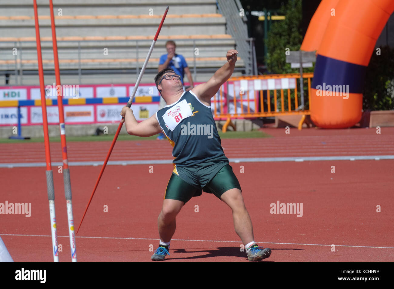 La sindrome di Down atleta con giavellotto. Giochi Trisome 2016. Firenze, Italia. Foto Stock