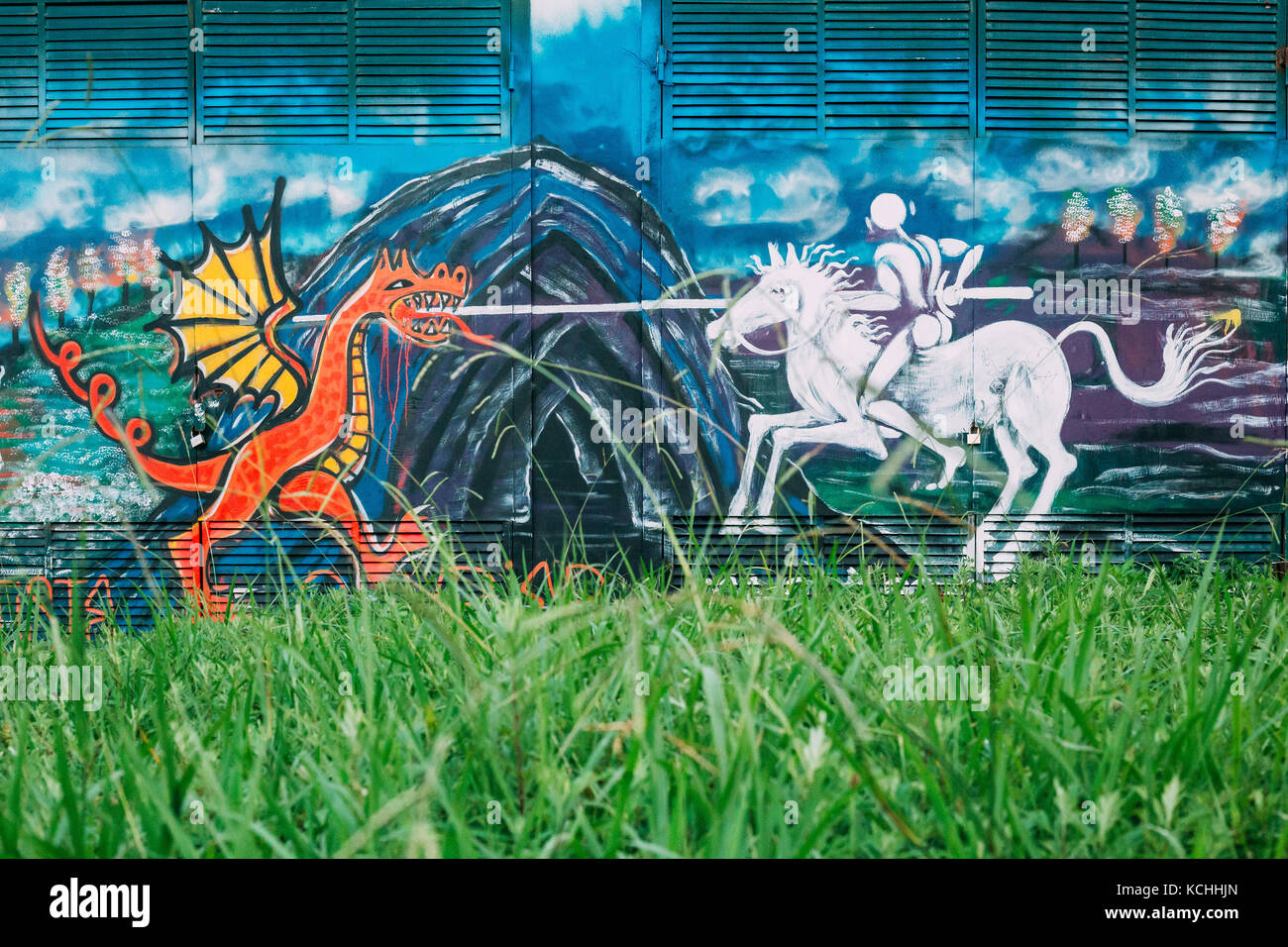 Batumi, Adjara, Georgia - 7 settembre 2017: Graffiti sul muro di Transformer Box a Batumi. Foto Stock