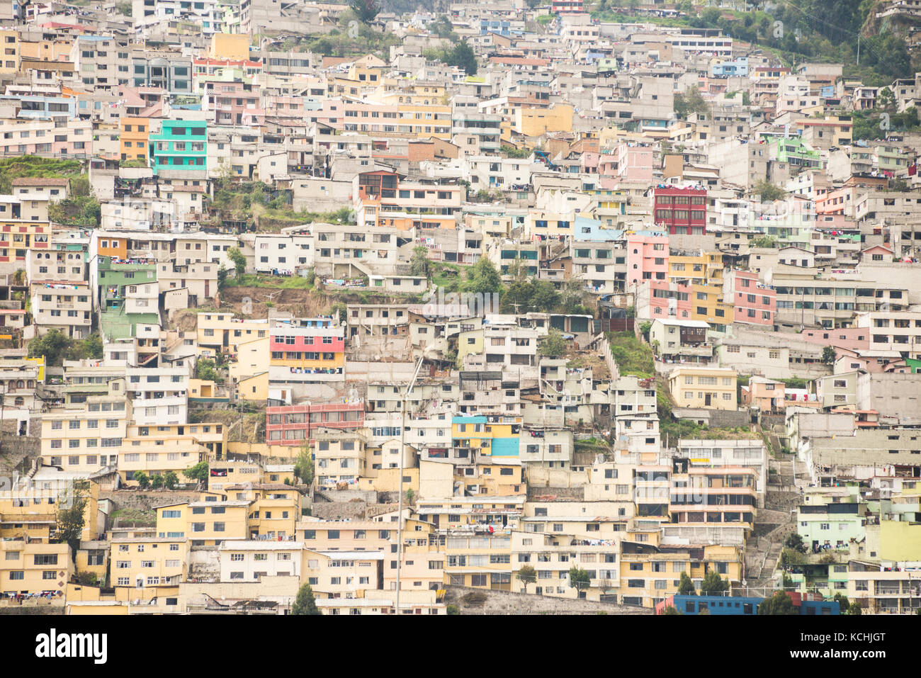 Una collina di case in Quito Ecuador Foto Stock