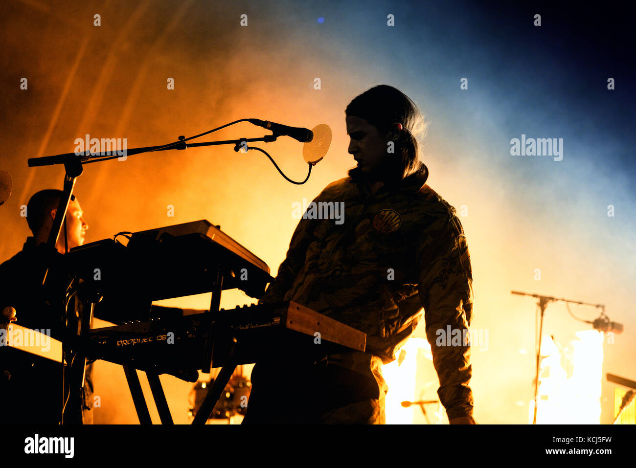 Barcellona - 28 Maggio: Jungle (anima moderna band) suona al suono di Primavera 2015 Festival il 28 maggio 2015 a Barcellona, Spagna. Foto Stock