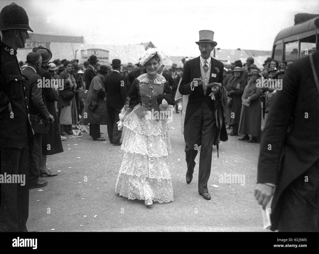 Royal Ascot ladies giorno arrivi giugno 1938 Foto Stock