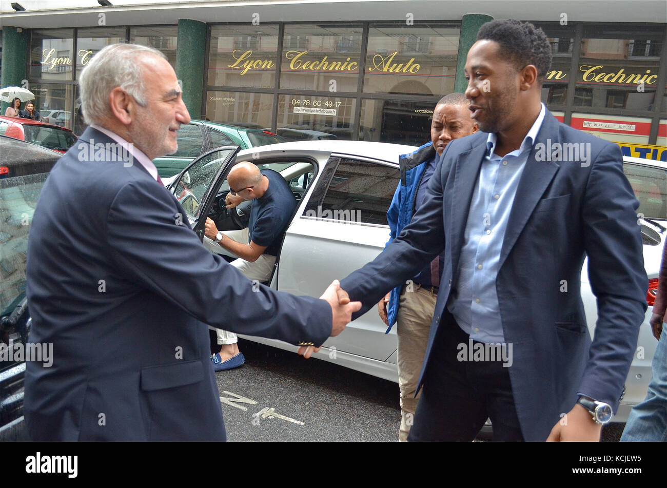 Mdaba Mandela Nipote Di Nelson Mandela Paga Visita A Lione Francia Foto Stock Alamy