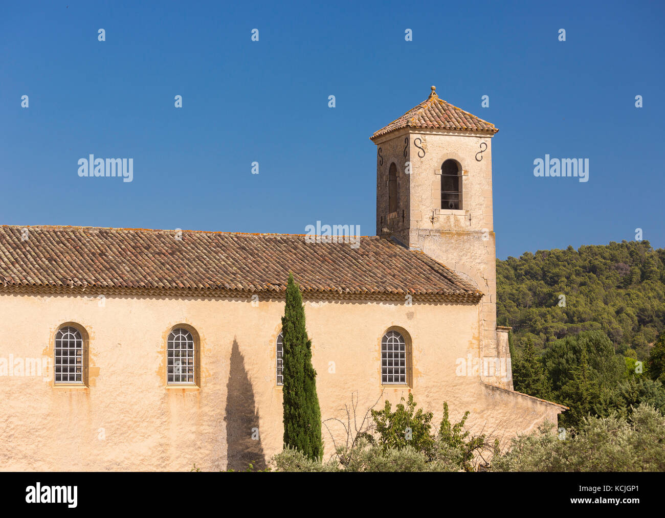 Lourmarin, Provenza, Francia - Chiesa di Lourmarin, un villaggio nella campagna di Luberon, vaucluse regione. Foto Stock