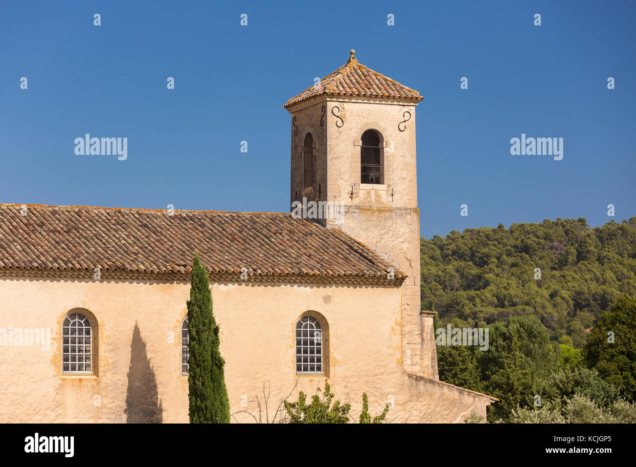 Lourmarin, Provenza, Francia - Chiesa di Lourmarin, un villaggio nella campagna di Luberon, vaucluse regione. Foto Stock