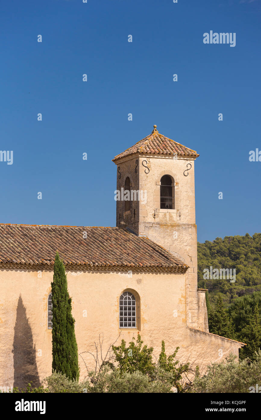 Lourmarin, Provenza, Francia - Chiesa di Lourmarin, un villaggio nella campagna di Luberon, vaucluse regione. Foto Stock