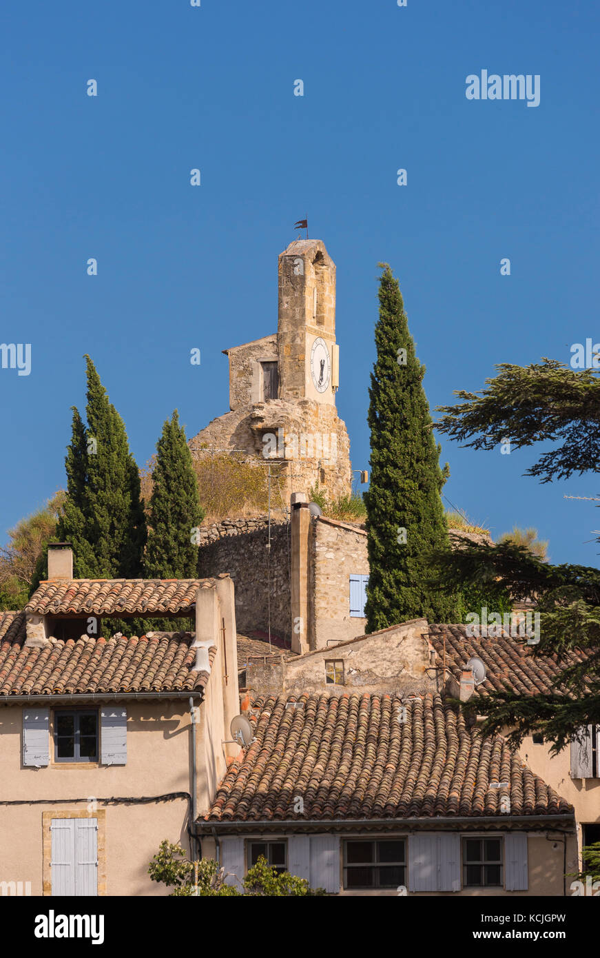 Lourmarin, Provenza, Francia - torre dell orologio a Lourmarin, un villaggio nella campagna di Luberon, vaucluse regione. Foto Stock