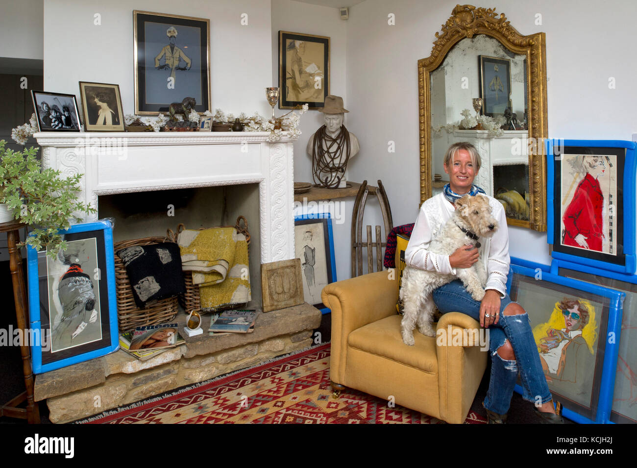 Connie grigio, arte collezionista e commerciante di antiquariato Arte della moda Foto Stock