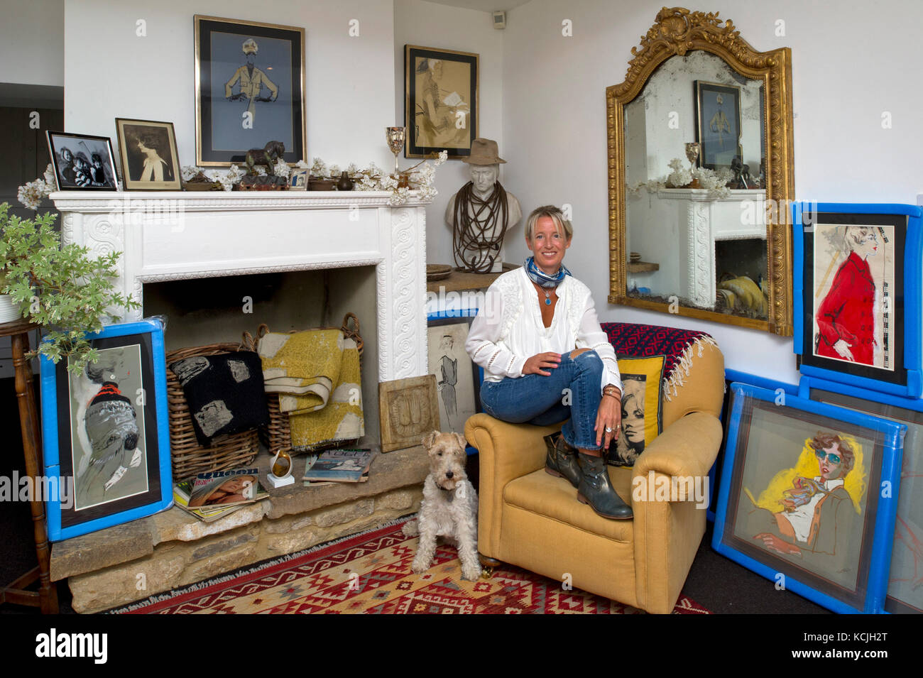 Connie grigio, arte collezionista e commerciante di antiquariato Arte della moda Foto Stock