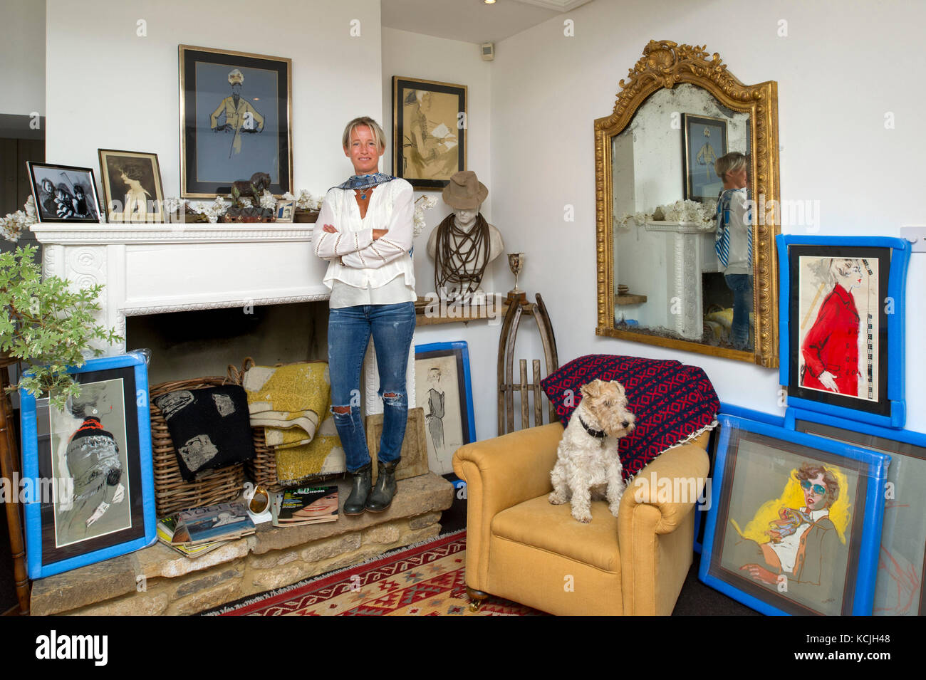 Connie grigio, arte collezionista e commerciante di antiquariato Arte della moda Foto Stock