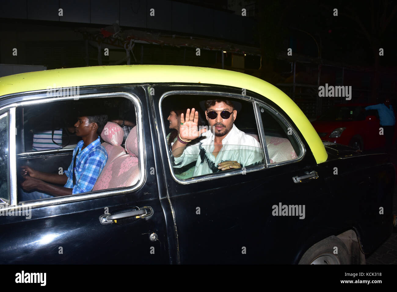 Mumbai, India. 06 ottobre, 2017. attore di Bollywood Irrfan Khan al trailer dell'evento di lancio del suo prossimo film di hindi "qarib qarib singlle" al cinema pvr, Juhu di Mumbai. Credito: azhar khan/alamy live news Foto Stock