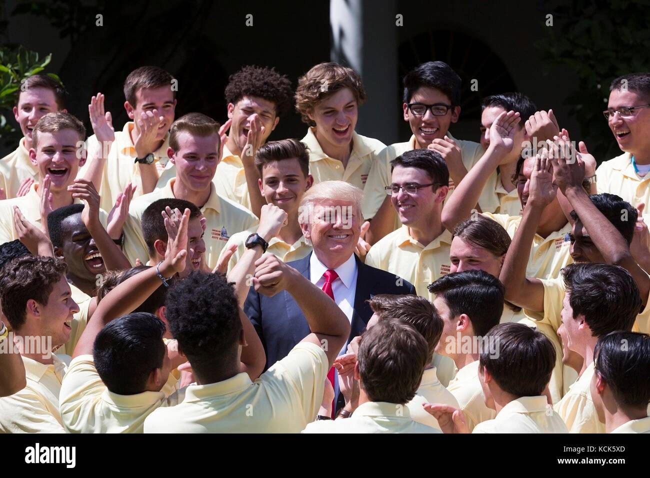 Il presidente degli Stati Uniti Donald Trump incontra i bambini della American Legion Boys Nation alla Casa Bianca il 26 luglio 2017 a Washington, DC. (Foto di Joyce Boghosian via Planetpix) Foto Stock