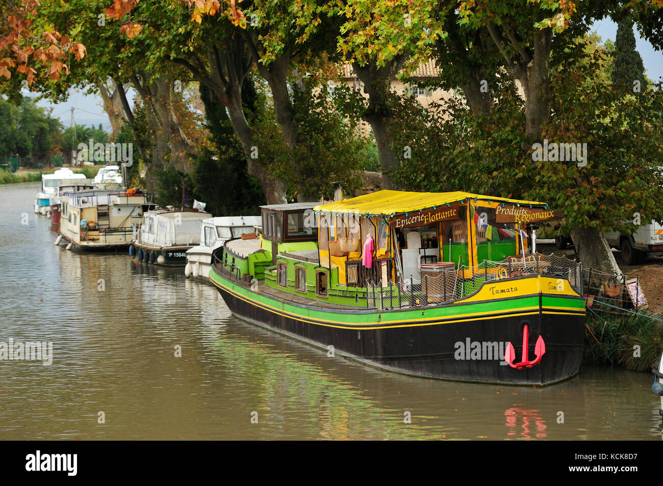 Barca da forno in Canal du midi a le somail, dipartimento dell Aude, languedoc-roussillon, Francia Foto Stock