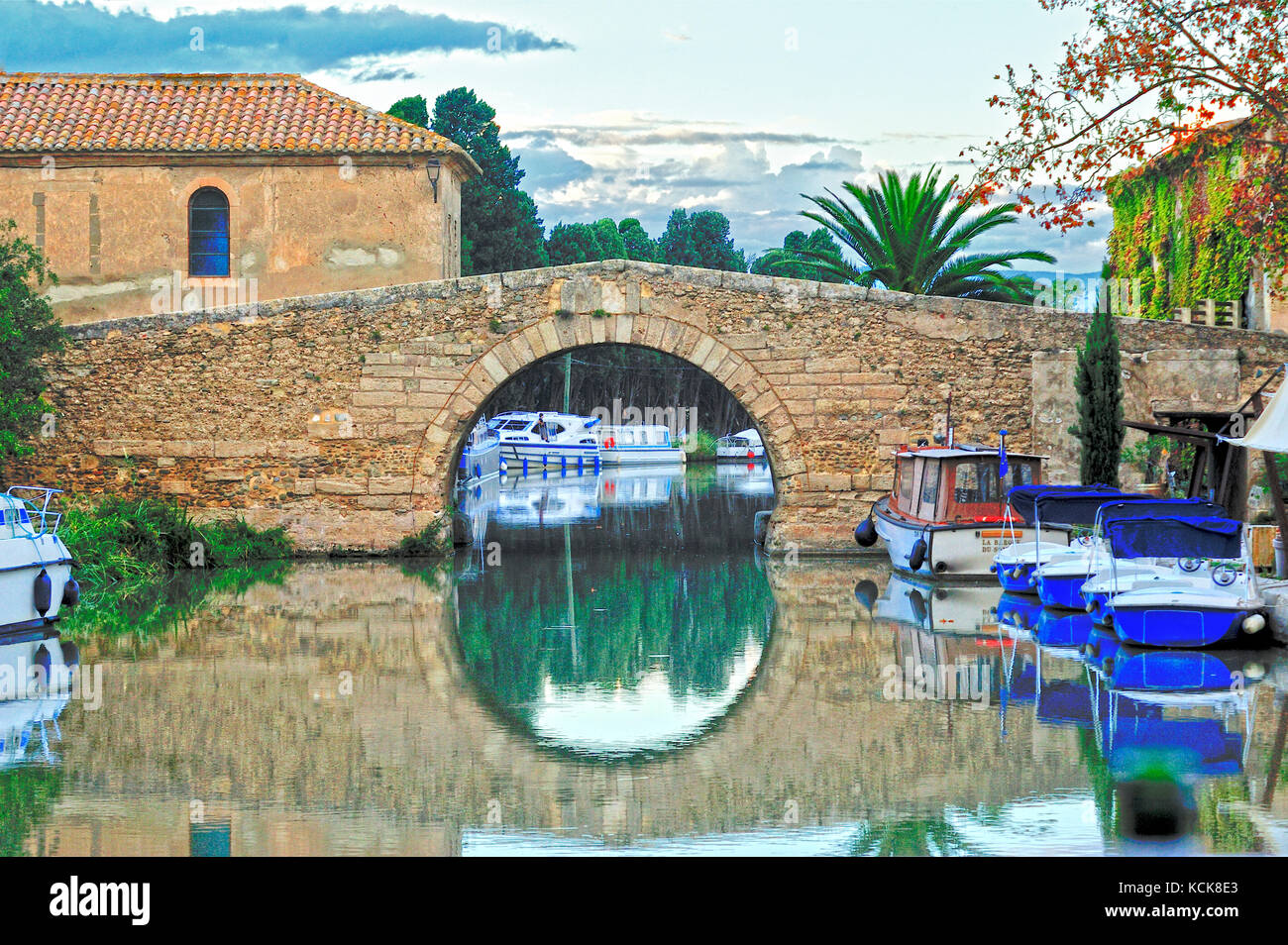 Ponte sul Canal du Midi, le somail, dipartimento dell Aude, languedoc-roussillon, Francia Foto Stock