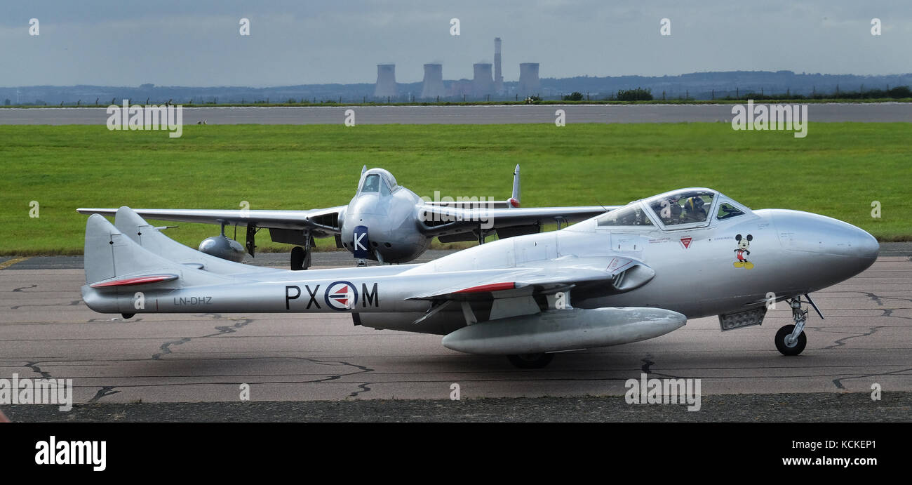 De Havilland Vampire singole e twin jet sedile combattenti. Foto Stock