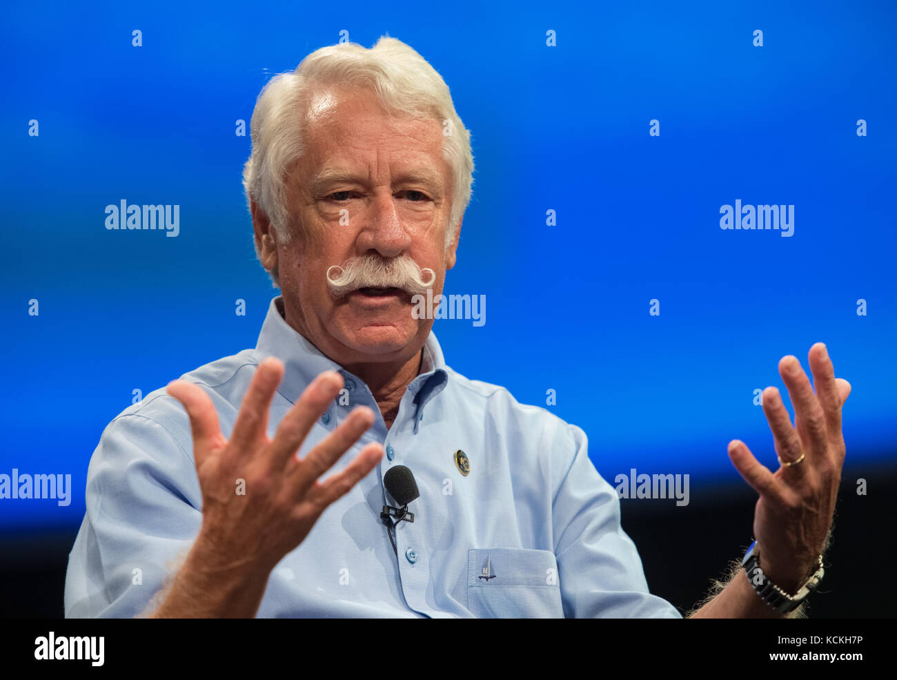 Alan Cummings, ricercatore della NASA Voyager, parla durante una tavola rotonda per il 40° anniversario del lancio della missione Voyager 1 e 2 allo Smithsonian National Air and Space Museum il 5 settembre 2017 a Washington, DC. (Foto di Aubrey Gemignani via Planetpix) Foto Stock