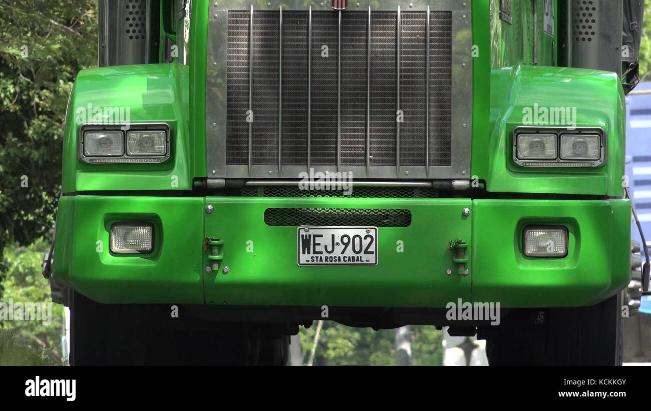 Radiatore e faro verde per camion Foto Stock