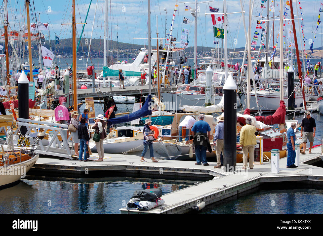 L'Australian Wooden Boat Festival, evento biennale di quattro giorni a febbraio, 2013 ha attirato oltre 200 000 visitatori e centinaia di imbarcazioni Foto Stock