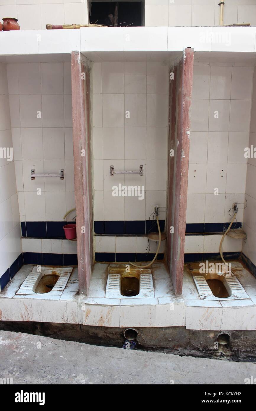 Al di fuori di servizi igienici in jodhpur india Foto Stock