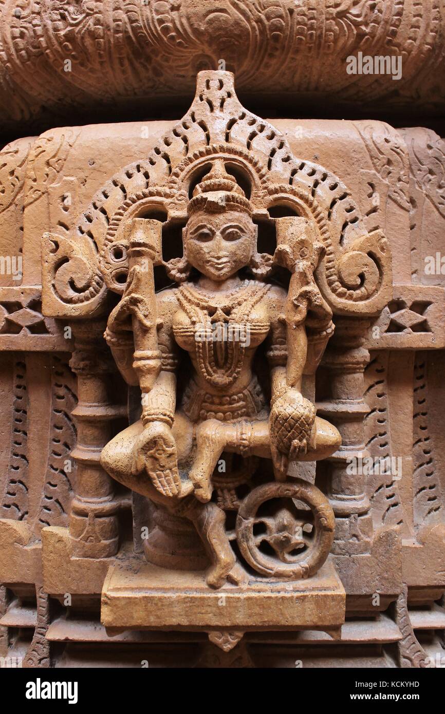 Dea scolpita nella pietra al tempio Jain jaisalmer india Foto Stock