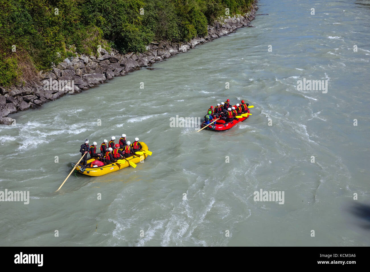 Il Rafting sul fiume Inn nei pressi di Imst, Austria Foto Stock