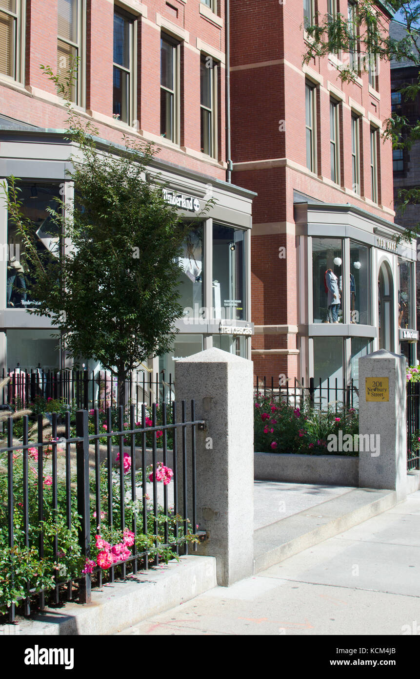 Store fronti lungo Newbury Street Back Bay nella storica Boston (STATI UNITI D'AMERICA Foto Stock