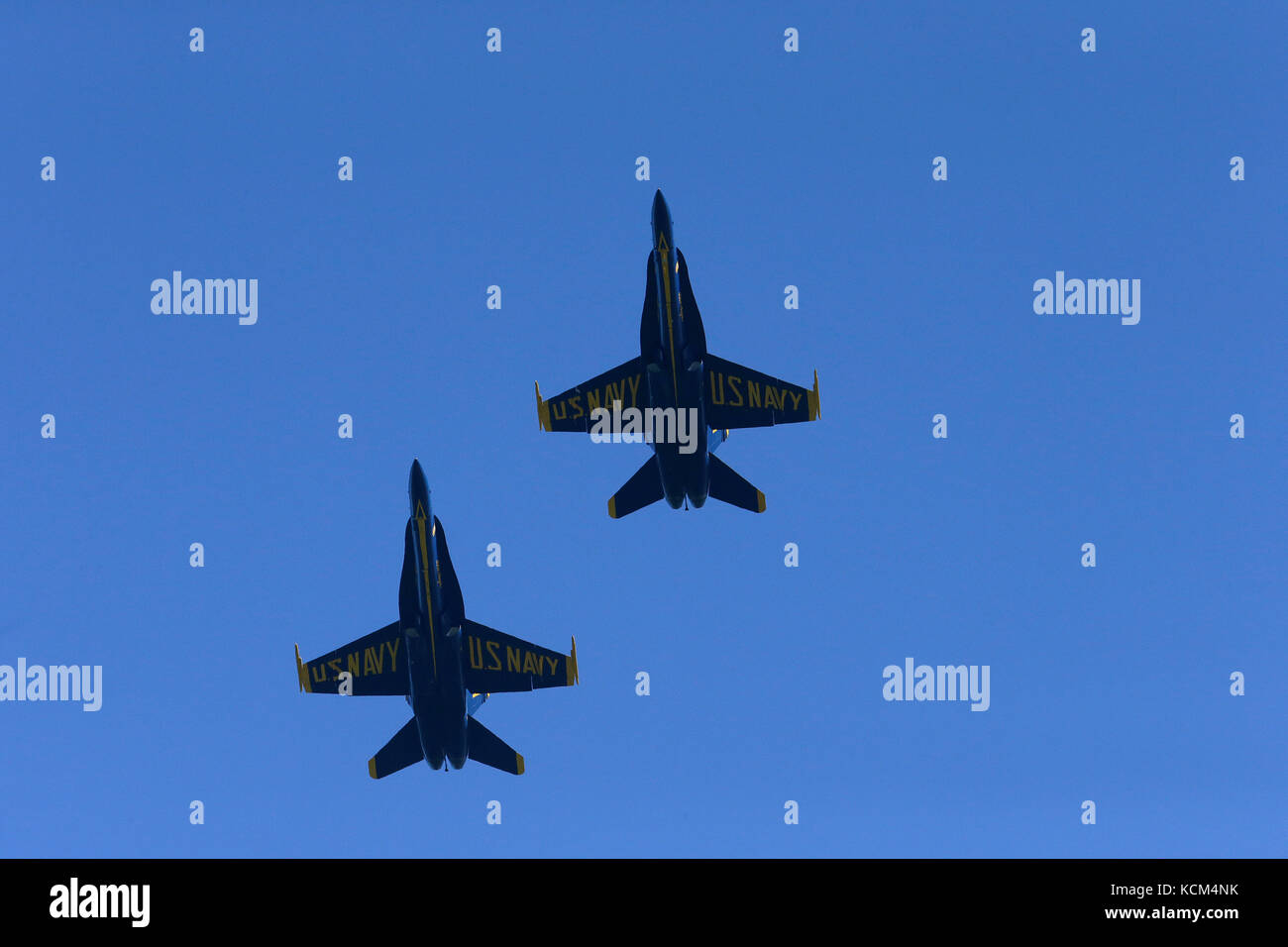 Blue Angels prendono il volo su San Francisco Foto Stock