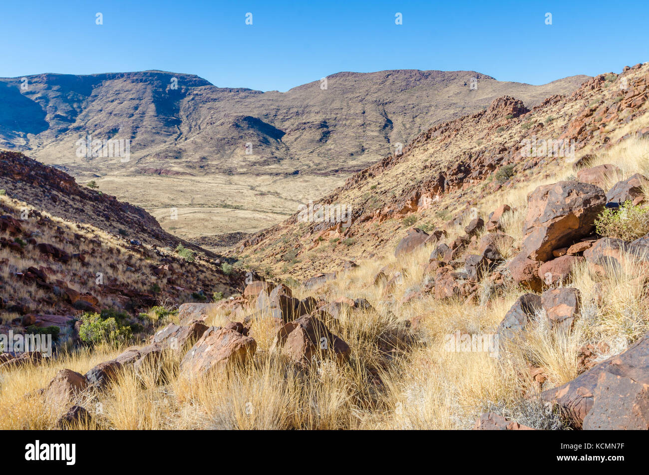 Vista della bellissima brukkaros mountain e cratere, un impressionante paesaggio nei pressi di Keetmanshoop, Namibia, Sud Africa Foto Stock