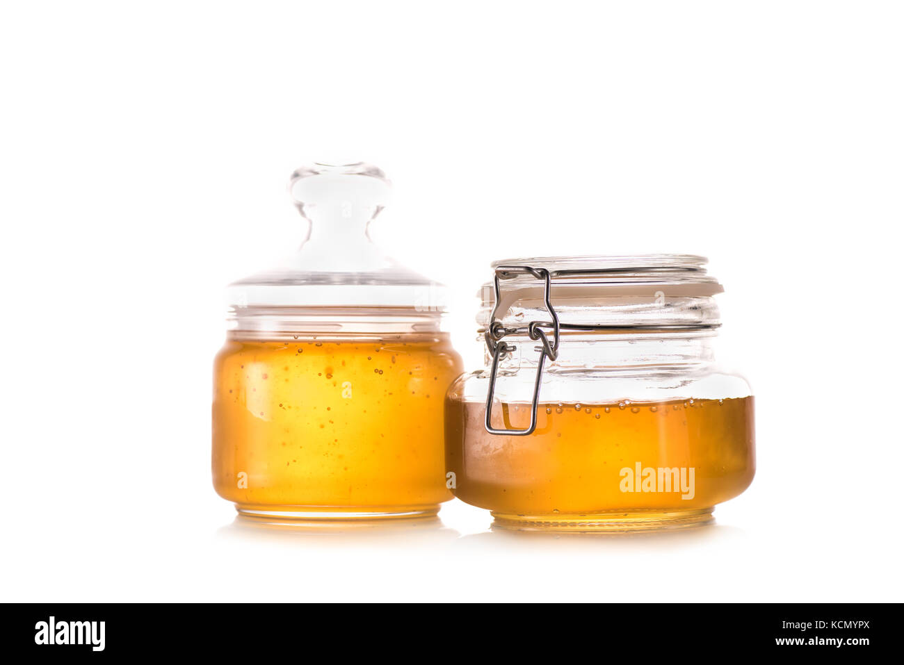 Miele di fresco in vasetti di vetro Foto Stock