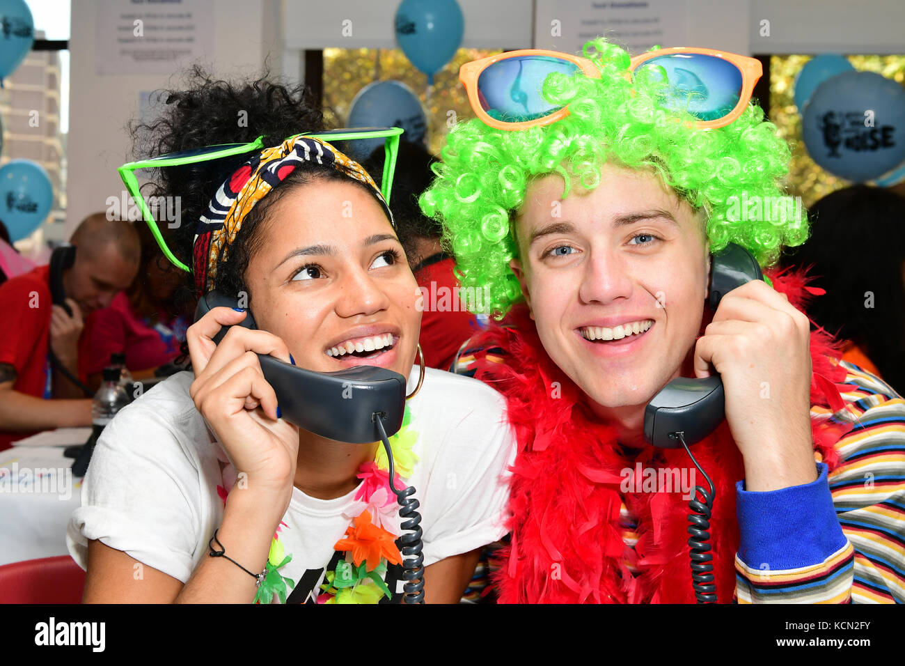 Roman kemp e vick speranza durante il global di fare qualche rumore giorno 2017 tenutasi a livello mondiale, 30 Leicester Square, Londra. L'evento unisce tutti di global brand radio per contribuire a raccogliere fondi per global di fare un po' di rumore, la carità istituito da global per aiutare giovani svantaggiati in tutto il Regno Unito. picture Data: venerdì 6 ottobre. Photo credit dovrebbe leggere: ian west/pa filo Foto Stock