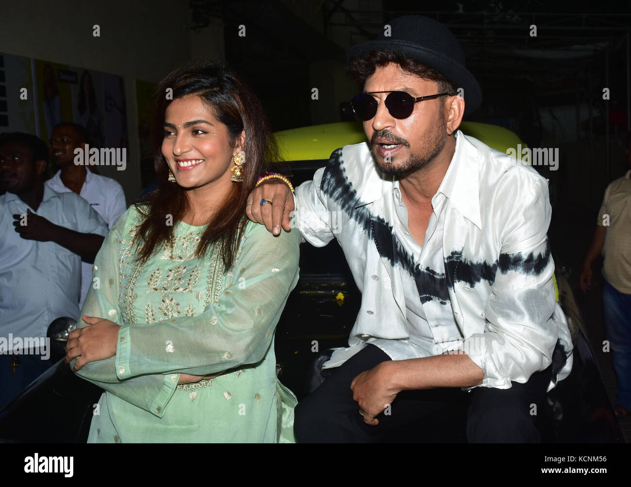 Mumbai, India. 06 ott 2017. indian film attrice parvathy e attore Irrfan Khan al trailer dell'evento di lancio del loro prossimo film di hindi "qarib qarib singlle" al cinema pvr. Credito: azhar khan/Pacific press/alamy live news Foto Stock