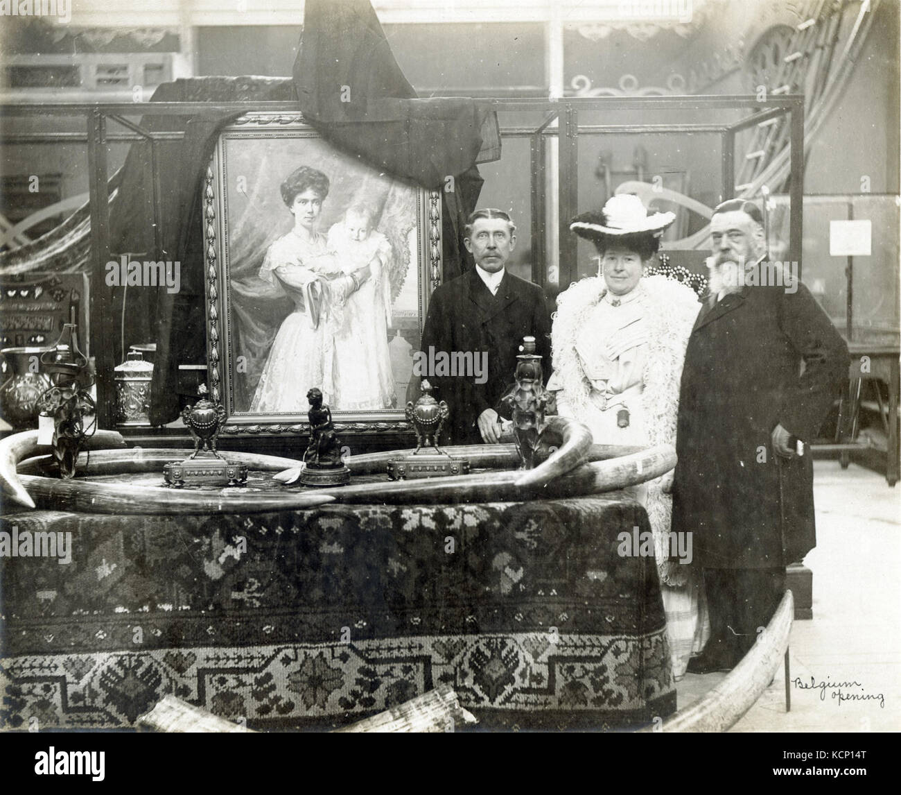 Il barone Moncheur e Madame e il sig. Cartier (rappresentanti belga) all'apertura del padiglione belga al 1904 della fiera del mondo Foto Stock