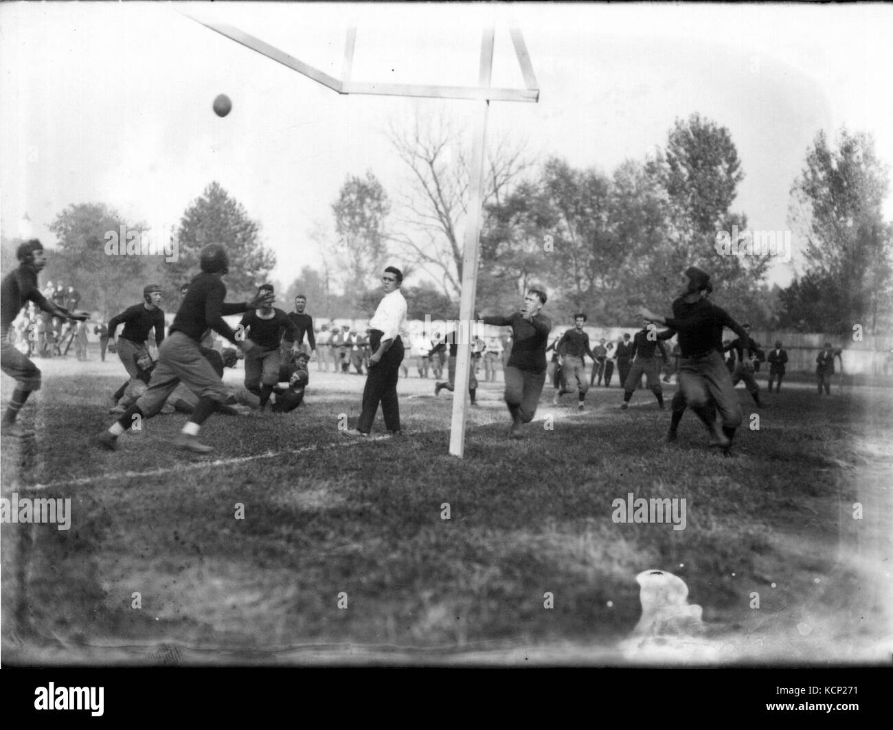 Linea di traguardo azione a Miami Georgetown del gioco del calcio 1913 (3190880699) Foto Stock