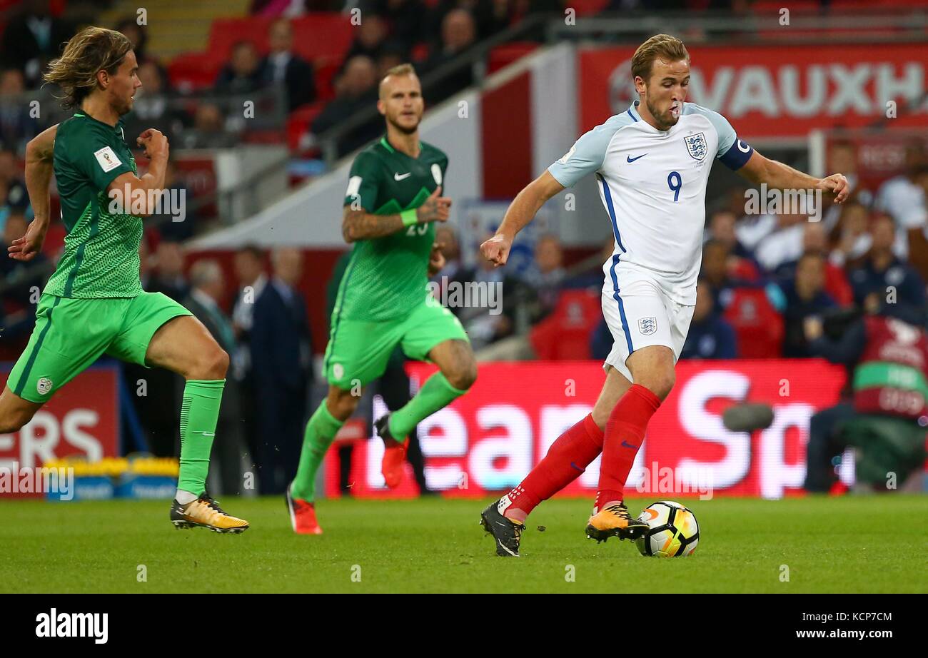Harry Kane di Inghilterra durante la Coppa del Mondo FIFA Qualifier match tra Inghilterra e Slovenia allo Stadio di Wembley a Londra. 05 Ott 2017 Foto Stock