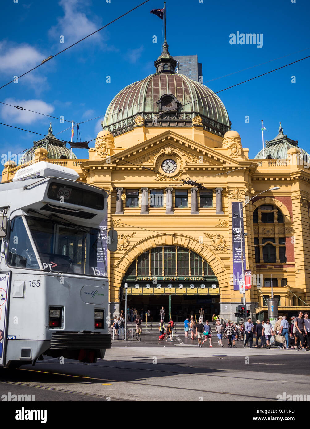 Una vista generale della stazione di Flinders Street nella città australiana di Melbourne Foto Stock