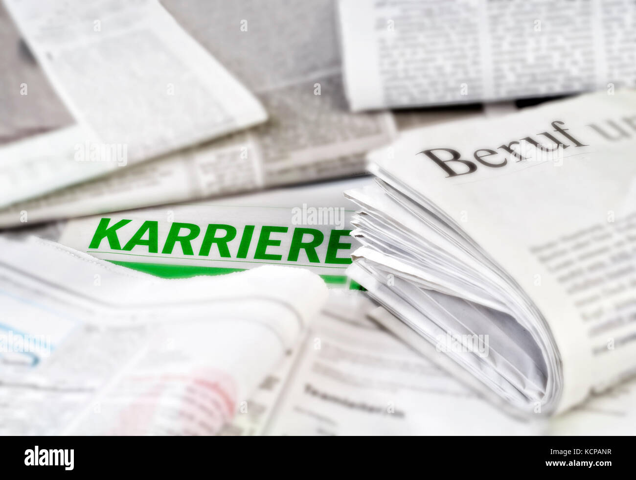 Giornali con annunci di lavoro Foto Stock