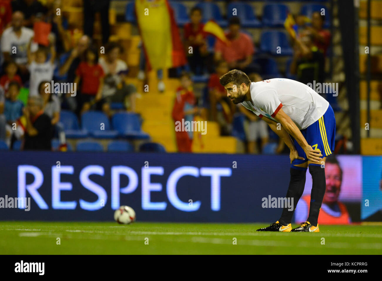 Pique durante la partita di qualificazione per la Coppa del mondo Russia 2018 tra Spagna e Albania, stadio Rico Perez, Alicante Spagna. 6 ottobre 2017. Foto Stock