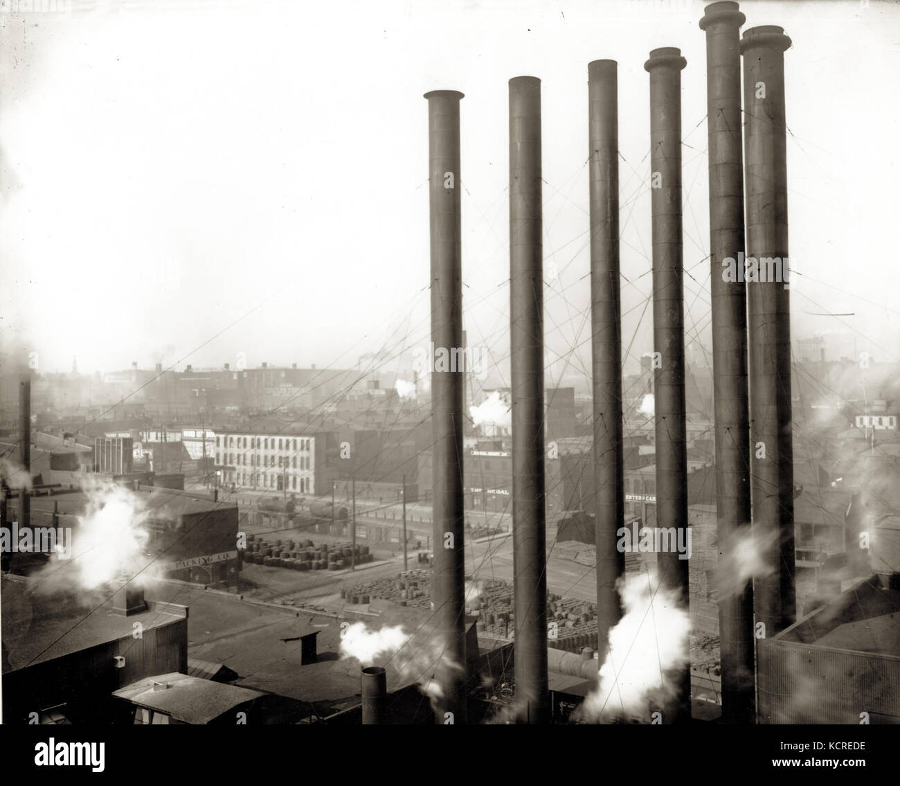 Vista espansiva di una zona industriale nei pressi di undicesima e Howard strade. Regal Buggy azienda può essere visto in seguito a 1700 N. 11th Street (all'intersezione di Howard Street) Foto Stock