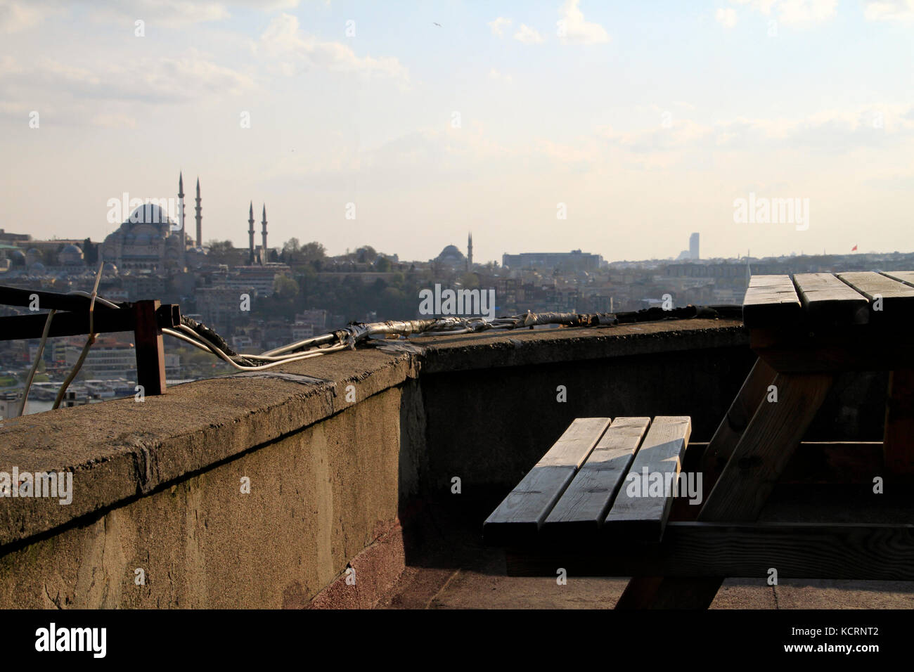 Istanbul visto da un tetto alto Foto Stock