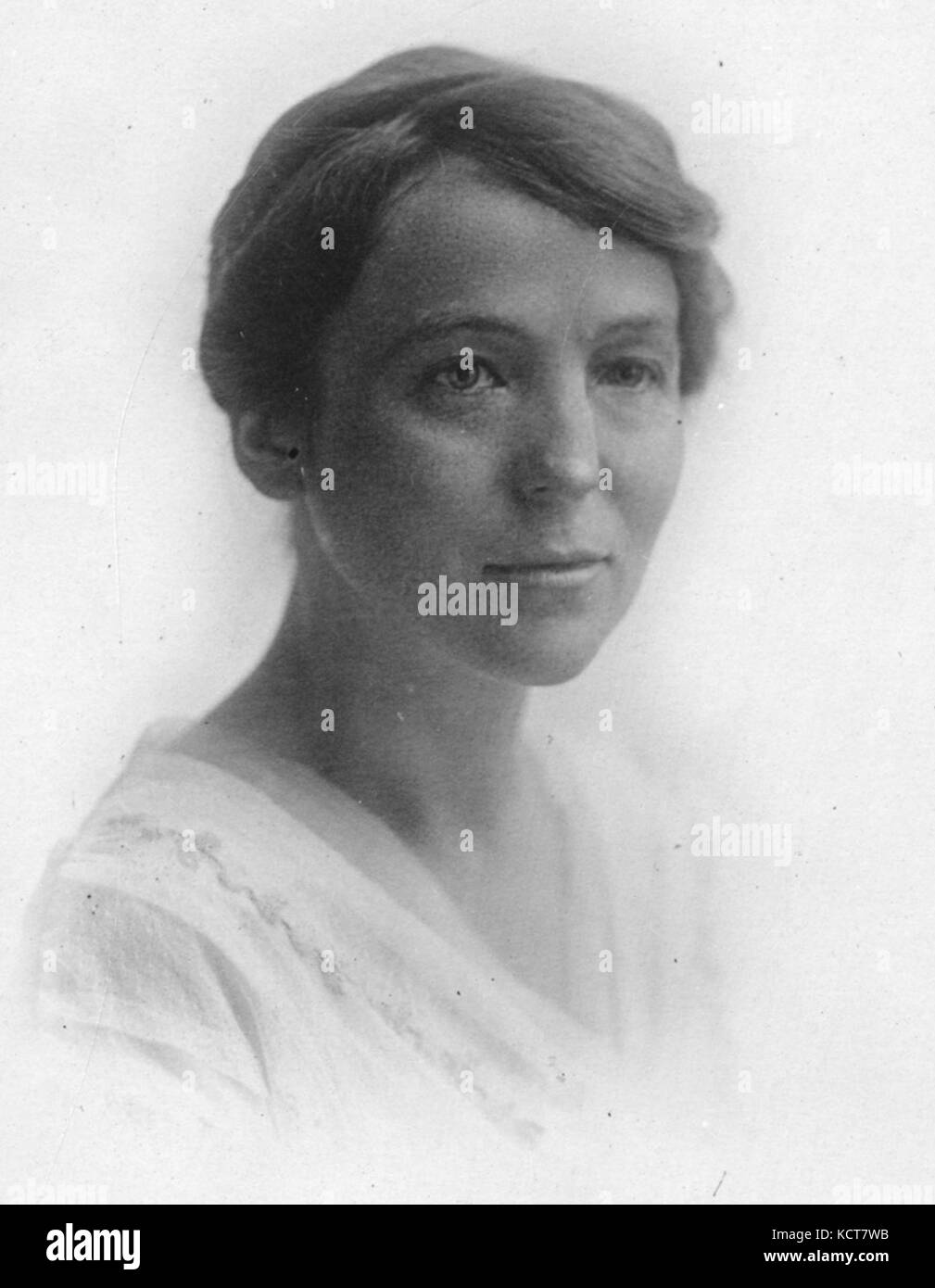 Florence Hedges fu una figura influente nell'attivismo per i diritti delle donne all'inizio del XX secolo. Era nota per il suo lavoro che sosteneva la giustizia sociale, l'istruzione e l'uguaglianza di genere. Hedge giocò un ruolo chiave nella promozione del suffragio femminile e dei movimenti di riforma sociale durante il suo tempo. Foto Stock