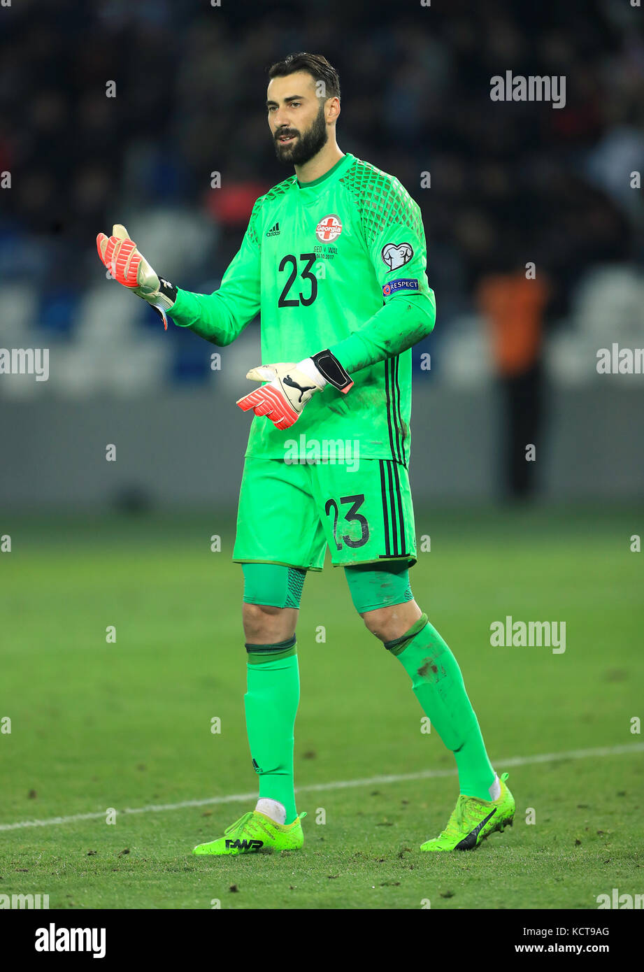 Il portiere della Georgia Giorgi Loria durante la gara di qualificazione della Coppa del mondo FIFA 2018, il gruppo D alla Boris Paichadze Dinamo Arena di Tbilisi. PREMERE ASSOCIAZIONE foto. Data foto: Venerdì 6 ottobre 2017. Guarda la storia della Pennsylvania Soccer Georgia. Il credito fotografico dovrebbe essere: Filo Tim Goode/PA. RESTRIZIONI: Solo per uso editoriale, non uso commerciale senza previa autorizzazione. Foto Stock